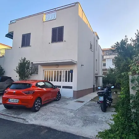 Apartment West Kastela