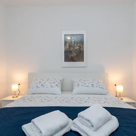 Apartment West *