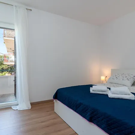 Apartment West *