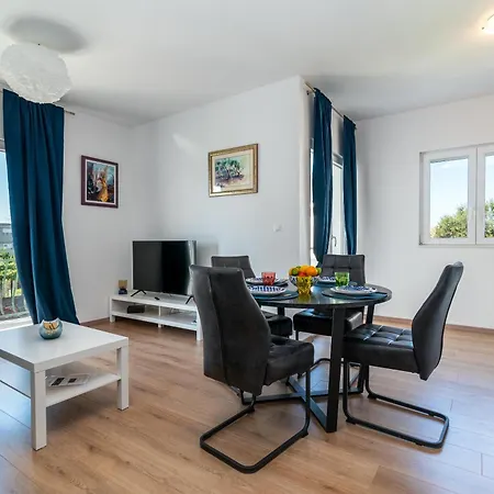 Apartment West *